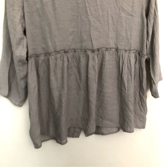 Emery Rose Button Down Ruffled Blouse - Picture 12 of 12